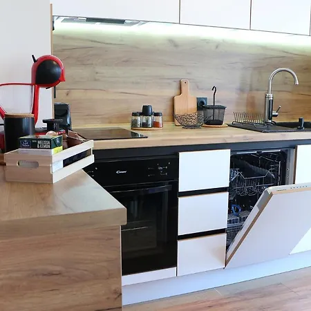 Shik & Chic In The Heart Of # 5min From *