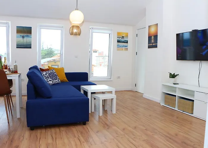 Апартаменти Shik & Chic In The Heart Of # 5min From