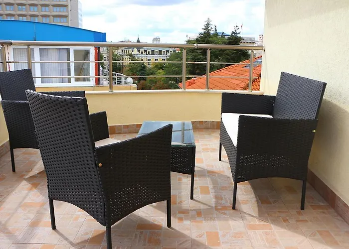 Апартаменти Shik & Chic In The Heart Of # 5min From