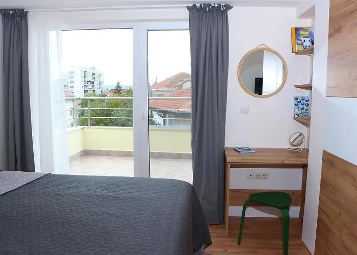 Shik & Chic In The Heart Of # 5min From *