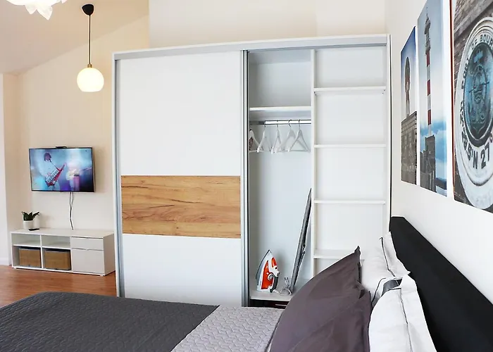 Апартаменти Shik & Chic In The Heart Of # 5min From