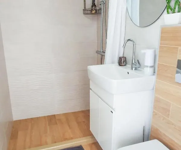 Апартаменти Shik & Chic In The Heart Of # 5min From *